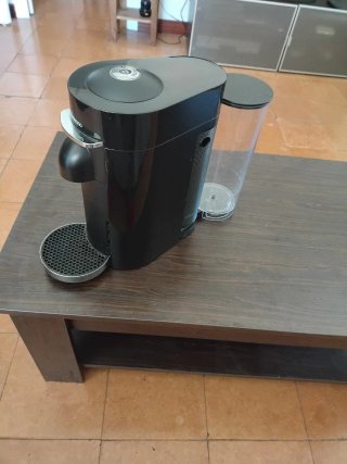 Cafetera Nespresso Negra