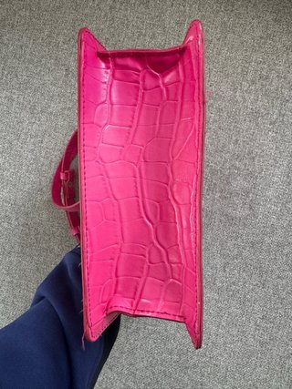 Bolso Parfois fucsia efecto piel cocodrilo