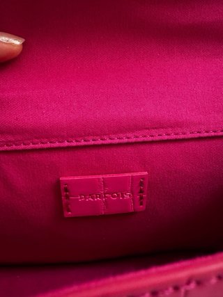 Bolso Parfois fucsia efecto piel cocodrilo