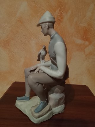 Lladro Tang Hunter Falconer. Halconero.