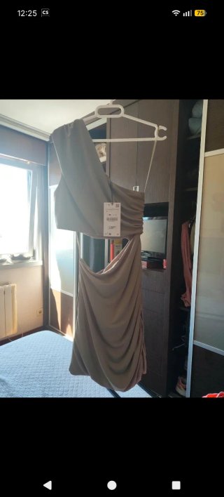 Vestido Zara Beige Asimétrico