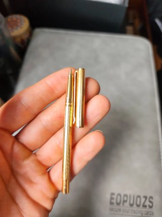 Bolígrafo Delta Bañado en Oro