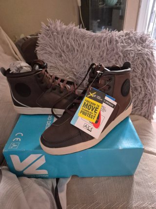 Botas de Moto Marrones marca Vquatro desing t44
