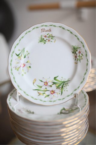 Royal Fine Porcelain Vajilla Floral