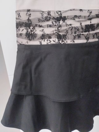 Vestido de fiesta beige y negro