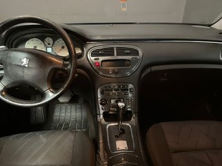 Peugeot 607