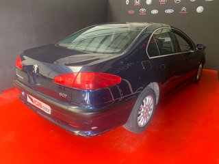 Peugeot 607