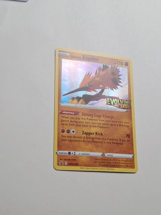 Carta Pokémon Galarian Zapdos stamp
