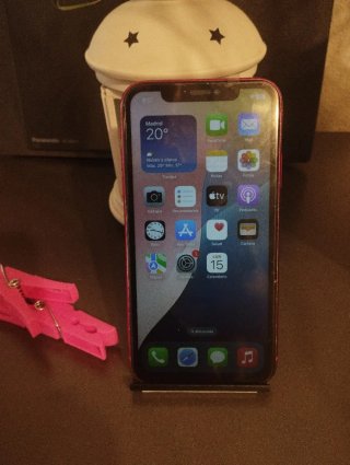 iPhone XR Rojo, buen estado general ,