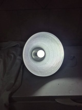 Lampada a sospensione in alluminio
