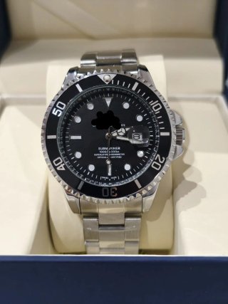 Reloj Negro y Plateado