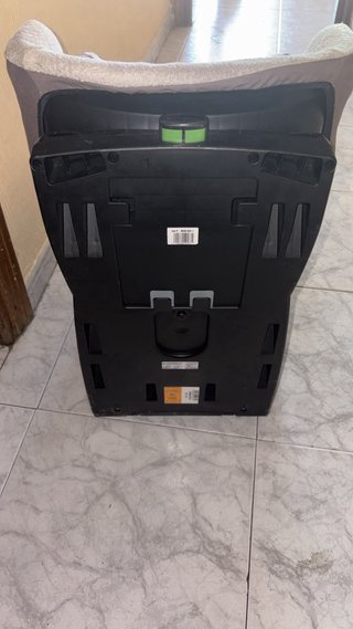 Cuna y cambiador blanco