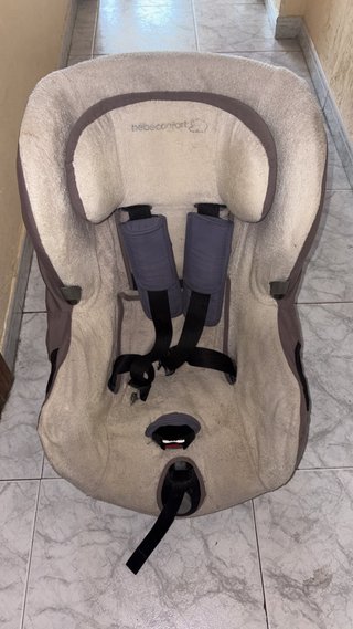 Cuna y cambiador blanco