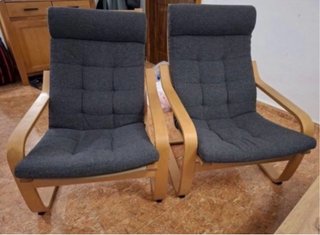 2 Sillas de Tela y Madera todo 20€