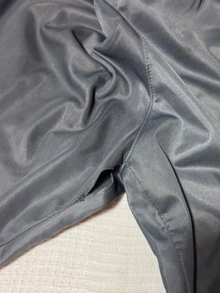 Pantalón Adidas Gris con Rayas