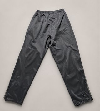 Pantalón Adidas Gris con Rayas
