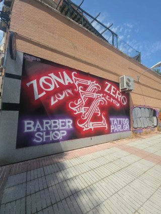 Se busca Peluquero & Barbero con experiencia,