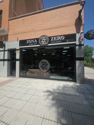 Se busca Peluquero & Barbero con experiencia,