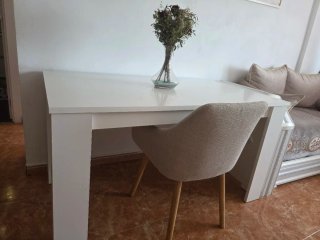 Mesa comedor blanca 120x75 cm seminueva