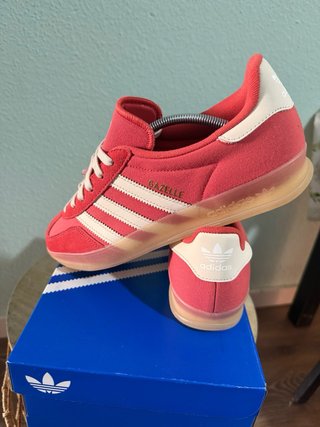 Adidas Gazelle Indoor Rojas Talla 41 1/3