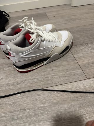 Zapatillas Nike Blancas y Rojas