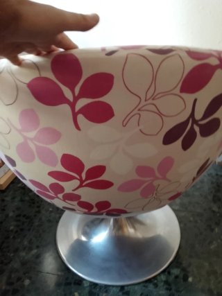 Sillón giratorio pie trompeta floral