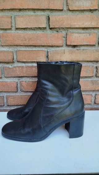 Lote botas altas y botines negros