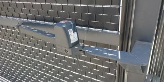 Puerta de garaje metálica