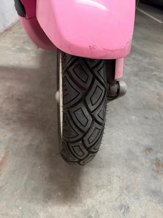 Vespa LX 50 Scooter Automática Rosa