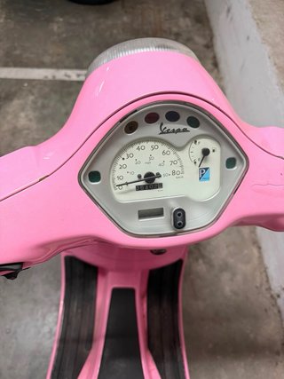 Vespa LX 50 Scooter Automática Rosa