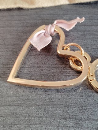 Llavero Corazón Burberry Dorado