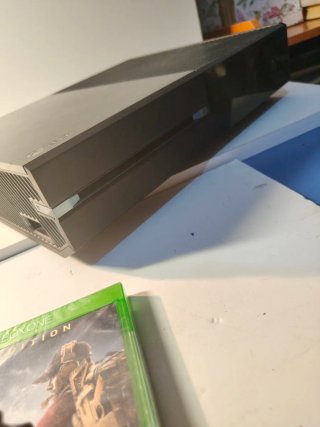 Xbox One + Mando + Juego Precintado