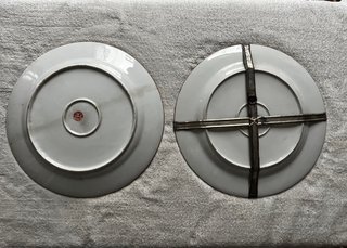 Coppia di piatti decorativi in ceramica Macao