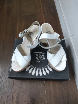 Sandalias blancas tacón/plataforma Talla 37