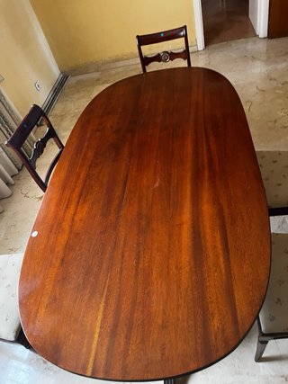 Comedor caoba mesa oval y 4 sillas
