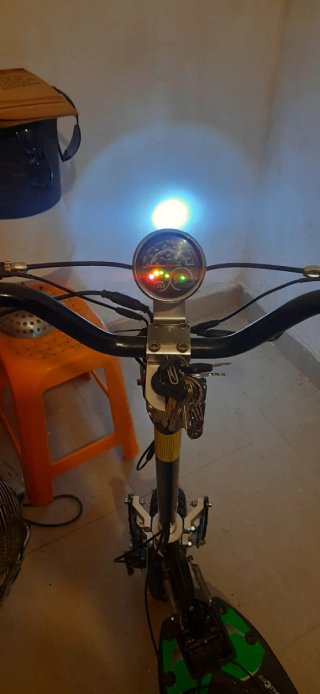 Patin electrico con luz frontal