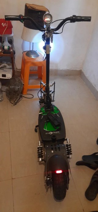 Patin electrico con luz frontal