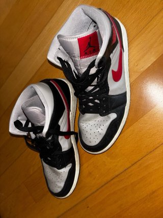 Air Jordan 1 High OG Rojo y Negro Talla 42.5