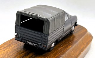 SIMCA ARONDE CAMIONNETTE ESC.1/43, IXO, COMO NUEVO