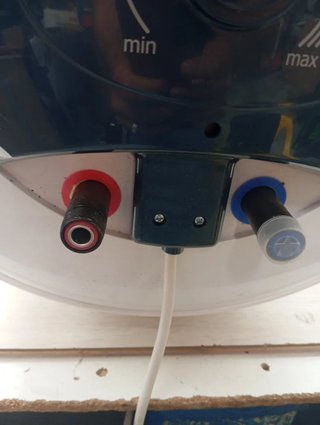 Termo Eléctrico Vertical Corberó de 80L calentador