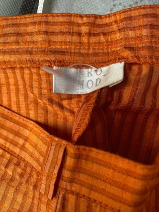 Traje de seda naranja
