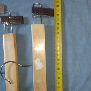 Lotto 7 grucce legno e metallo plastica