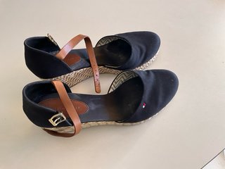Alpargatas Tommy Hilfiger Negras Talla 40