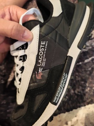 Zapatillas Lacoste Negras y Blancas