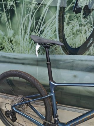 GIANT REVOLT ADV.1 Gravel Bike