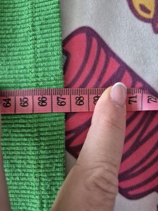 Top canalé Kiabi verde escote V talla XL