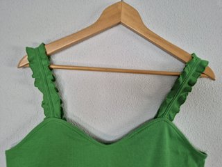 Top canalé Kiabi verde escote V talla XL