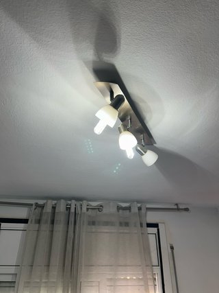 Lámparas de techo blancas (precio por unidad).