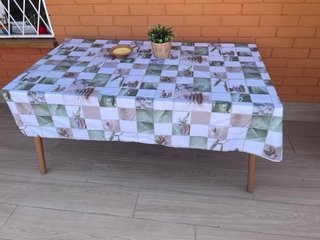 Mesa de terraza de madera.