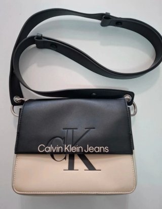 Bolso Calvin Klein Negro y Beige